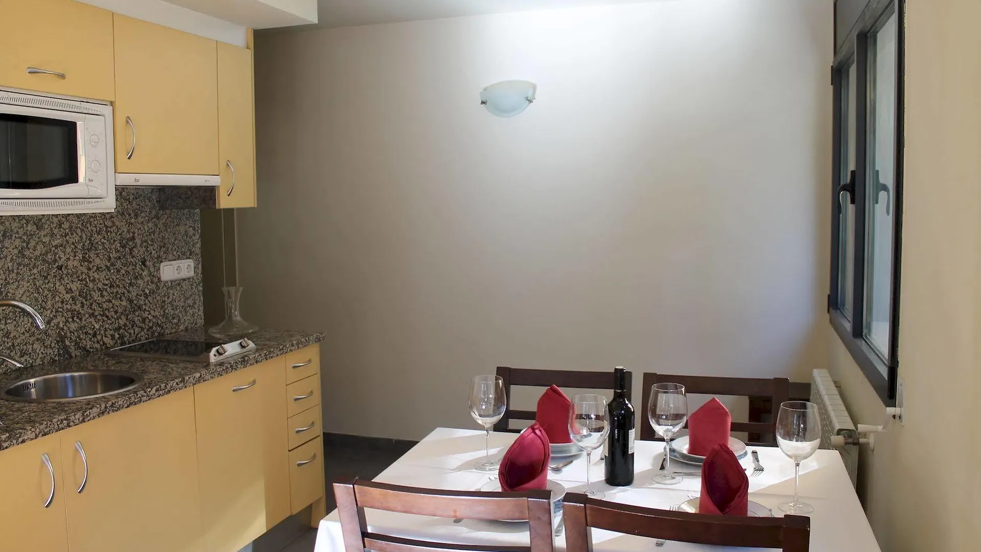 Tarter Pirineos 3000 Apts Ransol 5*,  Andorre