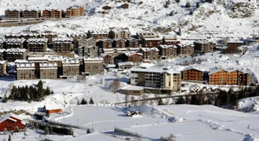 Tarter Pirineos 3000 Apts Ransol 5*,  Andorra
